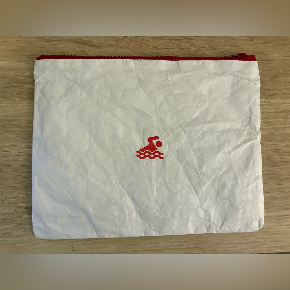 Left On Friday Wet Swimsuit Bag NWT - Picture 3 of 5